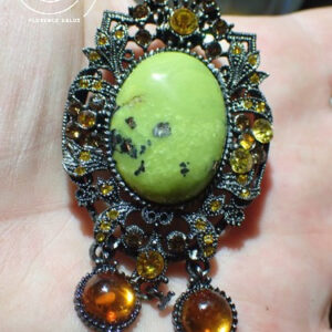 Broche en  Serpentine du Pérou Collection " Traitkitch"