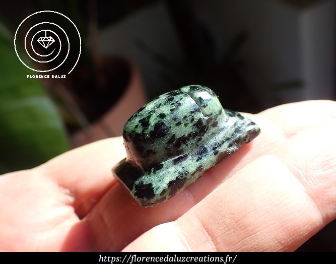Scarabée en rubis zoisite – Image 3